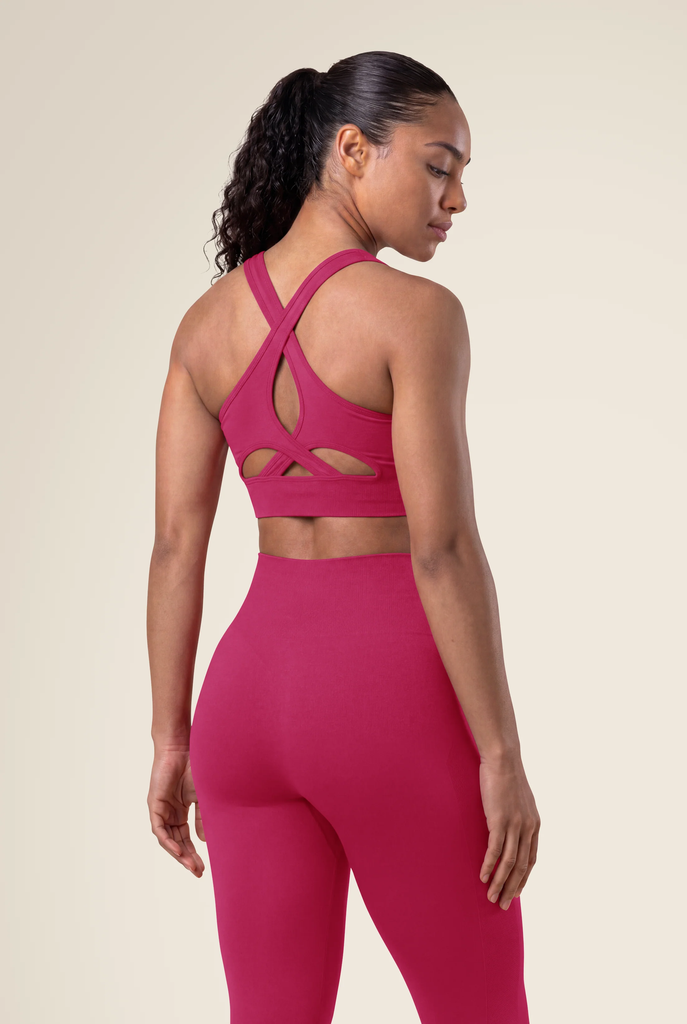 Hilton_Seamless_Sports_Bra-Sports_Bra-91526-Fuchsia-1.png.webp